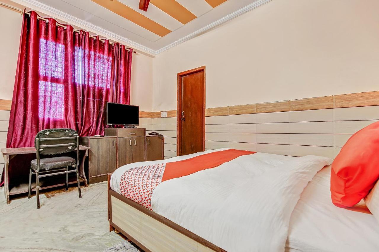 Oyo Park View Guest House Near Edm Mall Új-Delhi Kültér fotó