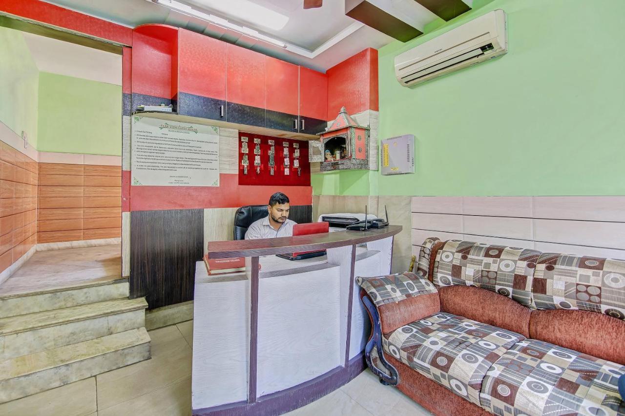 Oyo Park View Guest House Near Edm Mall Új-Delhi Kültér fotó