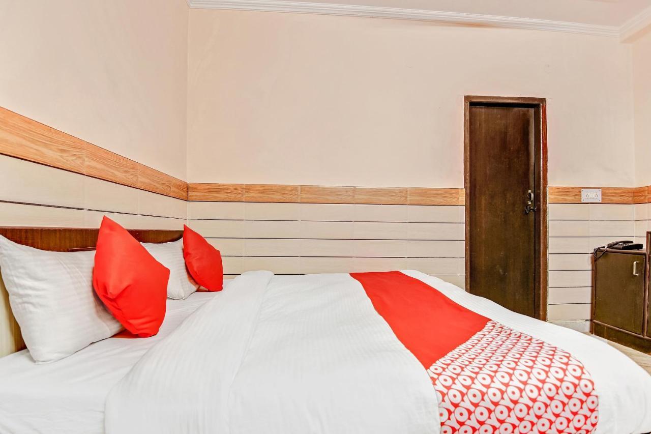 Oyo Park View Guest House Near Edm Mall Új-Delhi Kültér fotó