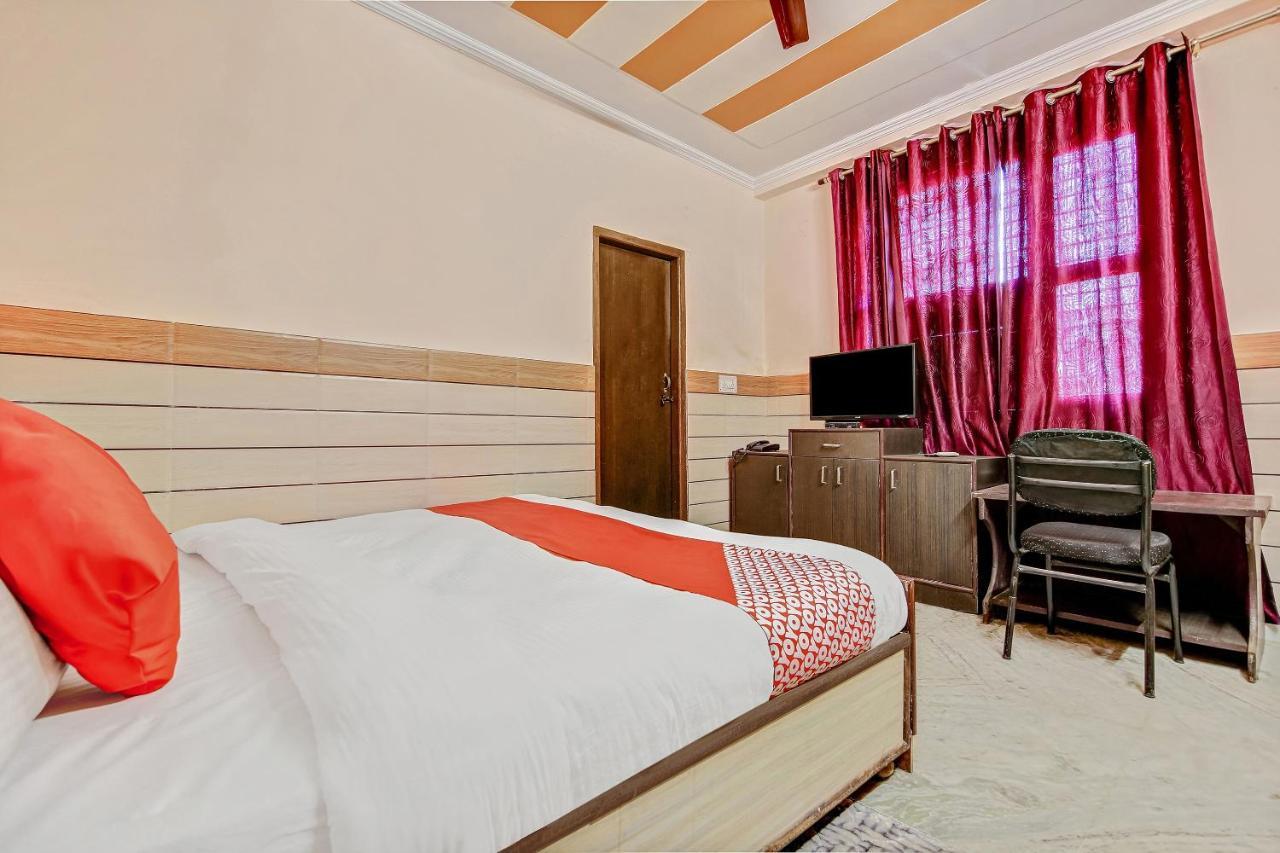 Oyo Park View Guest House Near Edm Mall Új-Delhi Kültér fotó